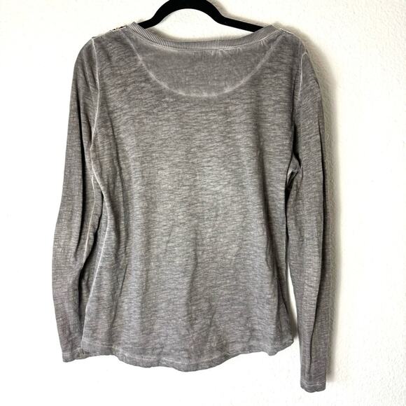 Free People Tiger Eyes Metallic Sequin Gray Long Sleeved Top Size Medium - Picture 2 of 5